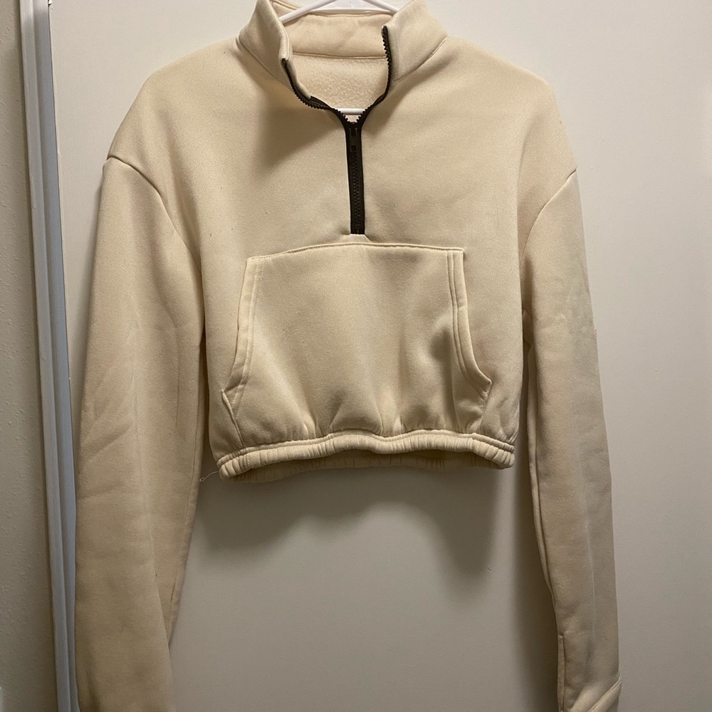 Shein Cropped Sweatshirt - M